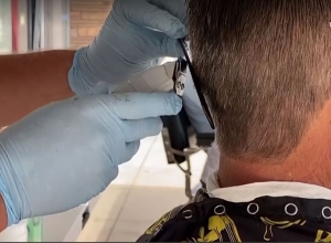 В Калифорнии открылись парикмахерские салоны, но только под открытым небом