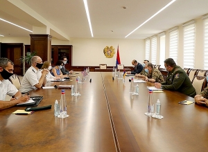 Начальник Генштаба ВС РА принял посла США