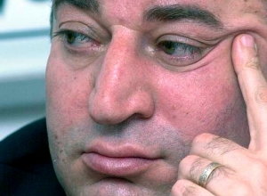 Ռոբերտ Նազարյանի գործը Հակակոռուպցիոն քաղաքացիական դատարանում կասեցվել է