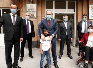 Премьер присутствовал на открытии территориального центра комплексных социальных услуг в Севане