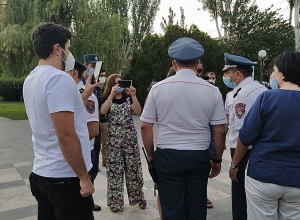 Քաղաքացիները երեխաների հետ զբոսանք են կազմակերպել ԱԺ այգում՝ հանուն Ամուլսարի և Ջերմուկի պահպանության