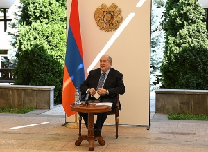 Армен Саркисян встретился с представителями интеллигенции