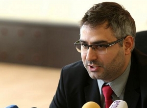 Սարհատ Պետրոսյանը հանդիպում է Աղբյուր Սերոբ փողոցի բնակիչների հետ. ՈՒՂԻՂ