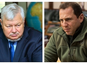 Армянский офицер очевидно читает навязанный ему текст: Давид Тоноян побеседовал с Анджеем Каспршиком