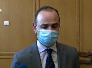 Ливанских армян не мы привозим, они сами приезжают; если б привозили, это была бы репатриация на государственном уровне: Синанян