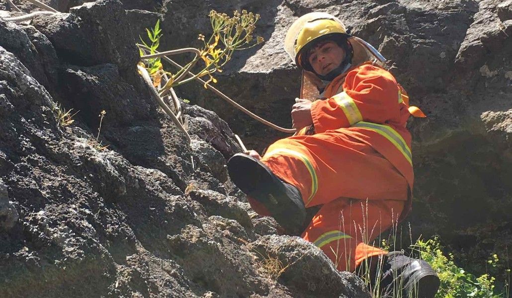 Փրկարարները քաղաքացիներին անվտանգ տարածք են իջեցրել (5)