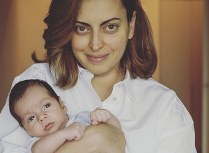 Լենա Նազարյանը նորածին որդու հետ լուսանկար է հրապարակել