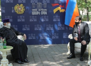 Председатель НС и Гарегин II обсудили вопросы международных конвенций и образовательных стандартов