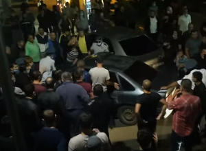 Անկառավարելի իրավիճակ, ծեծ, ուշաթափություն Գյումրու կենտրոնում` դիմակի պատճառով․ Առավոտ