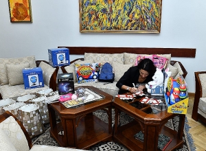 «Я всегда буду рядом с тобой»: Анна Акопян отправила подарки детям с онкологическими заболеваниями