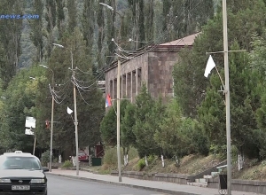 Բացօթյա համերգը չեղարկվել է, բայց քաղաքի թաղամասերում տոնական տրամադրություն կլինի