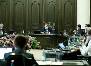 У премьер-министра обсуждался проект Концепции управления общественными инвестициями