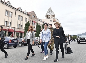 По дороге в Арцах муж сказал мне, что наш сын, который в резерве, тоже должен быть на передовой: Анна Акопян