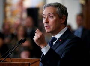 Канада приостановила поставки военного оборудования в Турцию