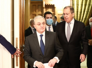 Началась встреча главы МИД Армении Зограба Мнацаканяна и главы МИД России Сергея Лаврова