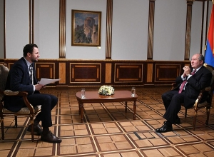 Когда смотришь на Степанакерт, кажется, что это город после Второй мировой войны: Интервью Армена Саркисяна Russian Today