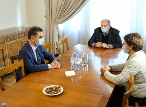 Президент РА встретился с руководителями армянских структур во Франции