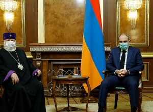 Премьер-министр Пашинян провел встречу с Католикосом Всех Армян Гарегином Вторым