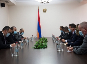 Посол Лакот вновь подтвердил необходимость мирного и дипломатического урегулирования конфликта