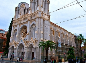 Ֆրանսիայում տղամարդը դանակով հարձակվել է մարդկանց վրա. զոհերից մեկը գլխատվել է