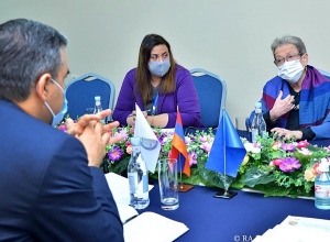 Арман Татоян представил Андреа Викторин факты зверств ВС Азербайджана по отношению к мирным жителям