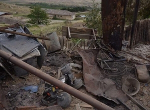 В Мартуни враг применил военную авиацию – есть многочисленные разрушения