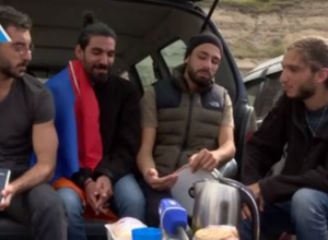 В азербайджанском фейкньюзе – наемники, а в Армении – добровольцы из армянской диаспорой с Евангелием в руках