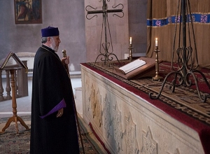 Мы молимся за защитников нашего исторического города-крепости Шуши: Католикос