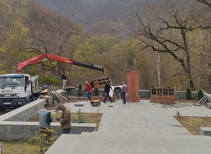 Քաշաթաղում ապամոնտաժվում է ազատամարտիկների հիշատակին նվիրված պուրակը