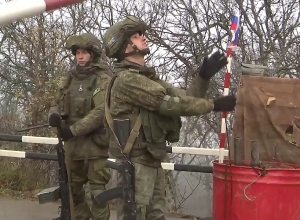 Российские миротворцы обеспечивают безопасность гражданского транспорта в Лачинском коридоре