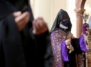 Հայրենիքի համար արյուն թափողները հերոսներ են ու նահատակներ․ Արամ Ա կաթողիկոս