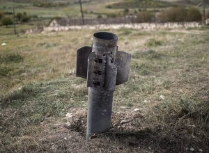 При подрыве мины в Карабахе получил ранение российский офицер и сотрудники МЧС Арцаха