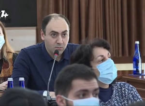 «Мы отказываемся от нашего штата вице-председателя комиссии градостроения и землепользования»