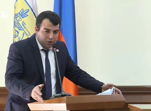 «Я – офицер запаса и не могу выйти на поле боя с проигравшим командиром»: М. Арутюнян