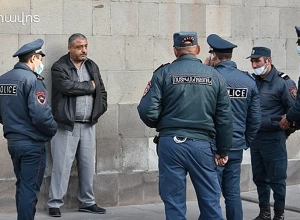 Ինքնահրկիզման եւ սադրանքի փորձ՝ կառավարության շենքի առջեւ․ Առավոտ