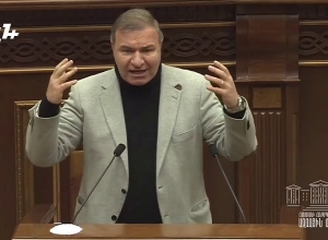 Среди вас нет мужика, который бы пришел и сказал: мы виноваты, мы уходим? Мелкумян - «Моему шагу»