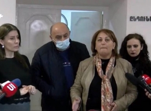 Զինծառայողների հարազատների բողոքի ակցիան կառավարության դիմաց. ՈՒՂԻՂ