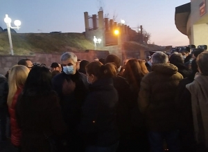 «Մեր երեխաները վտանգված են». ժամկետային զինծառայողների ծնողներից մի քանիսը հանդիպում են Պաշտպանության նախարարի հետ