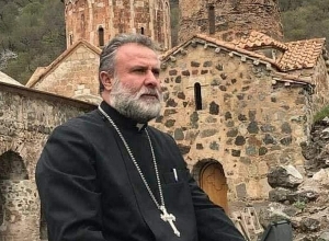 Դադիվանքի վանահայր Տեր Հովհաննեսը ժամանակավոր տեղափոխվել է Սուրբ Երրորդություն եկեղեցի