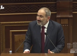 Փաշինյանն անդրադարձավ իր հրաժարականի վերաբերյալ Գարեգին Բ և Արամ Ա կաթողիկոսների կոչին