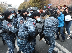 Задержаны 29 демонстрантов, собравшихся у здания правительства