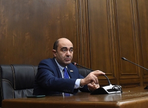 Հերթական անգամ քննարկումը ծավալվել է բացառապես թշնամու օրակարգի շուրջ. Էդմոն Մարուքյան