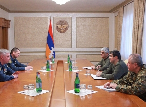 Араик Арутюнян принял руководителя оперативной группы МЧС РФ Игоря Кутровского