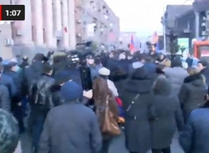 Ընդդիմությունը երթ է անում Փաշինյանի հրաժարականի պահանջով. ՈՒՂԻՂ