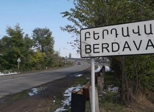 Տավուշի մարզի Բերդավան գյուղում ապօրինի ճանապարհով սահմանը հատած Ադրբեջանի քաղաքացուն հացի փռի աշխատողներն են նկատել․ Առավոտ