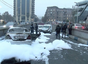 Автомобильная авария на улице Вардананц: автомобиль полностью сгорел