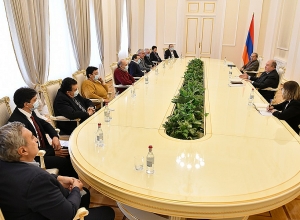 Извлечём уроки из сегодняшних ошибок: Армен Саркисян встретился с группой представителей интеллигенции