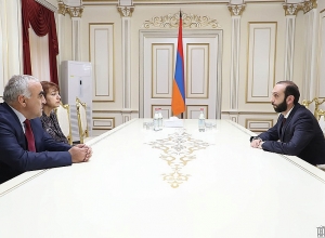 Арарат Мирзоян встретился с представителями партии «Наследие»