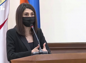 Երևանը որբի գլուխ չէ, որ գաք խուզեք. ավագանու անդամը՝ փոխքաղաքապետի թեկնածուին