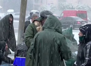 Հրապարակի կենտրոնում վառարան, վրաններ, թեյ ու սուրճ․ընդդիմադիրները գիշերել են հրապարակում